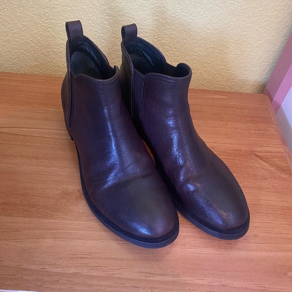 tory burch griffith chelsea boots (box included) - Picture 12 of 14